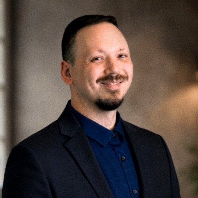 Chris Pontin Professional Headshot